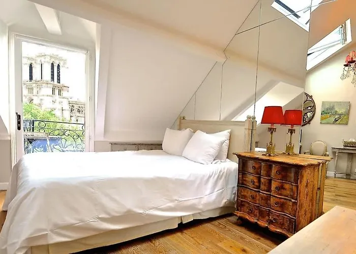 A Penthouse Balcony Esmeralda * Paris