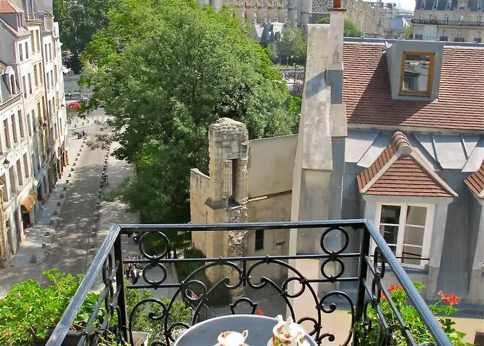Apartamento A Penthouse Balcony Esmeralda