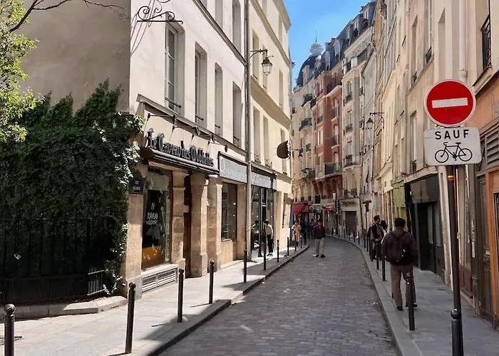 A Penthouse Balcony Esmeralda Apartamento Paris