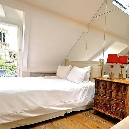 A Penthouse Balcony Esmeralda * Paris