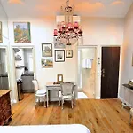 Апартаменты A Penthouse Balcony Esmeralda *