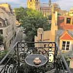 A Penthouse Balcony Esmeralda Париж